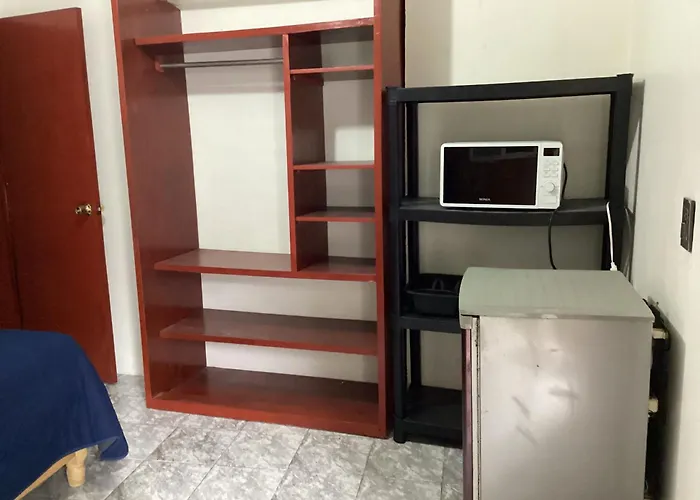 Privada Zona Satelite Homestay